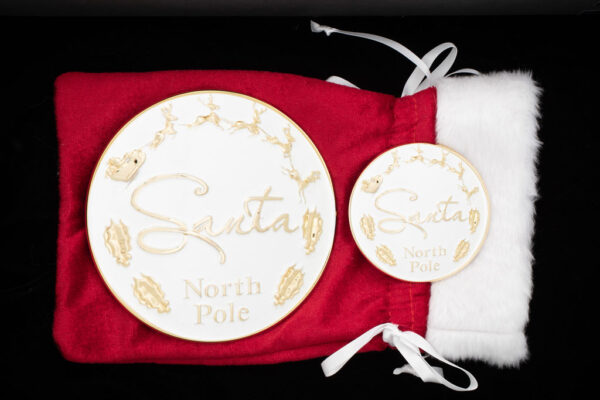 "Santa North Pole" Buckle White Enamel Resin with yellow gold